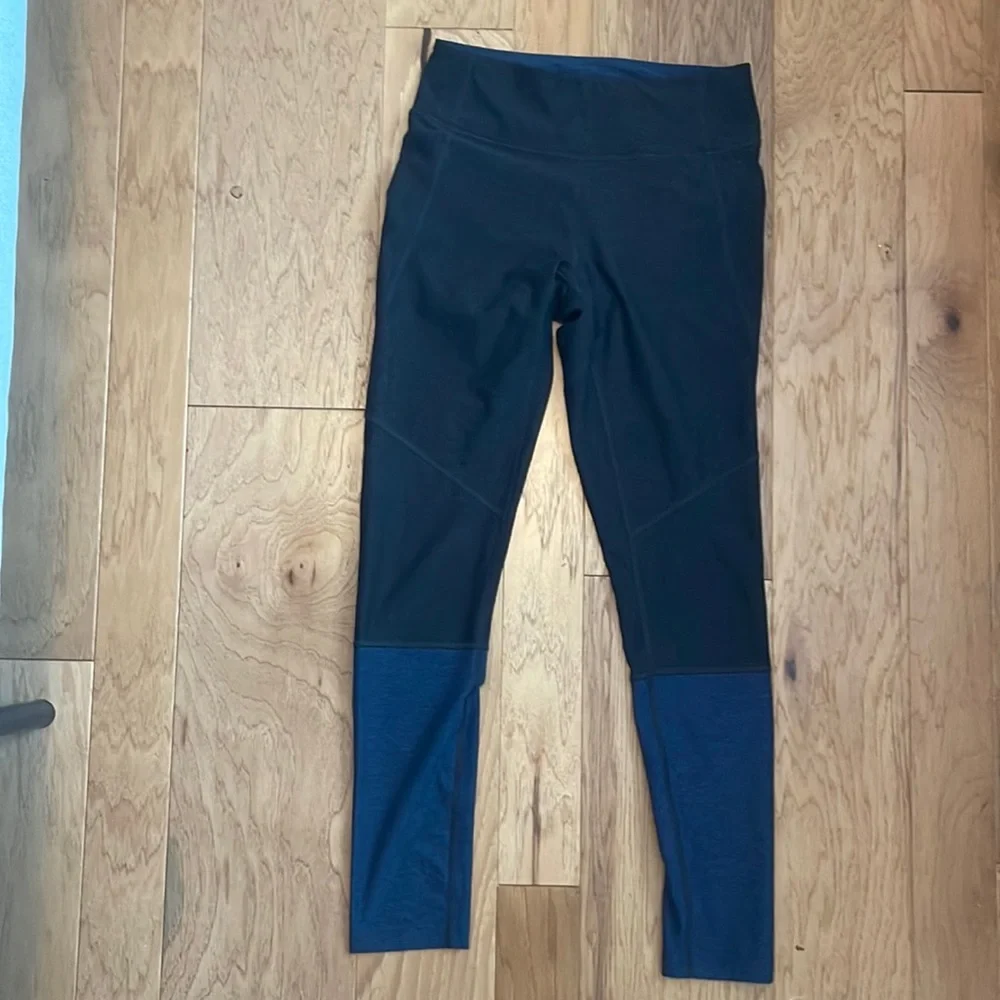 Outdoor Voices black and blue leggings - Picture 3 of 4